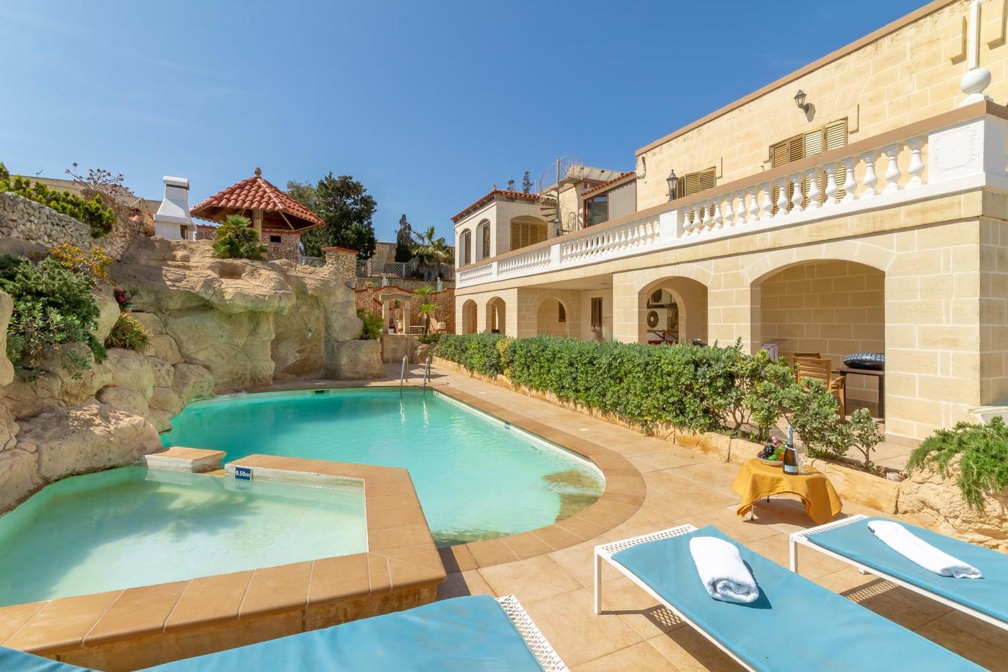 Villa & Pool Apartments In Mellieha Bay Buitenkant foto