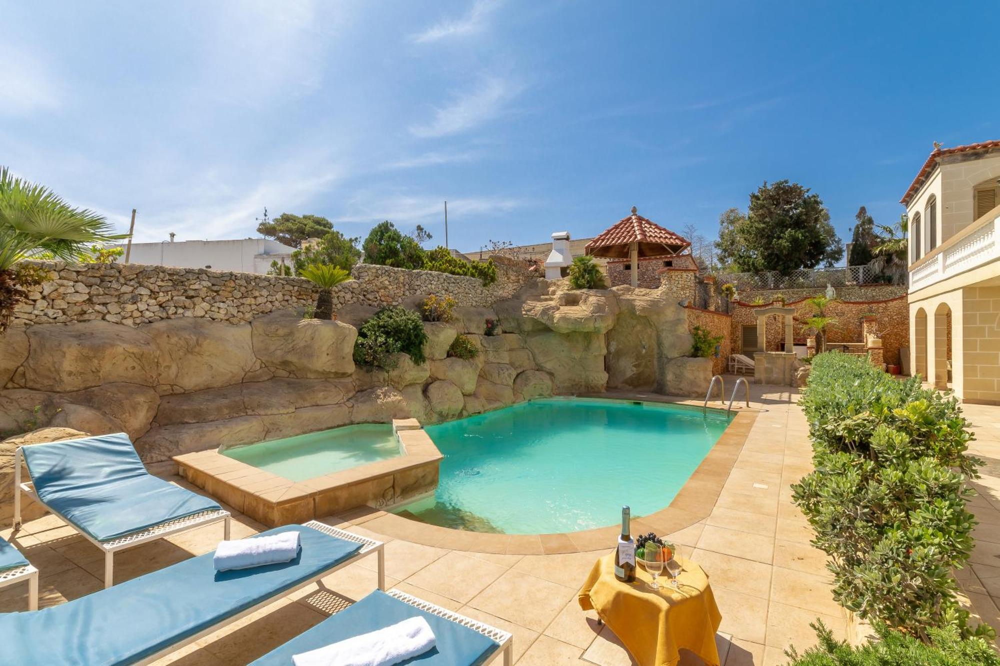 Villa & Pool Apartments In Mellieha Bay Buitenkant foto