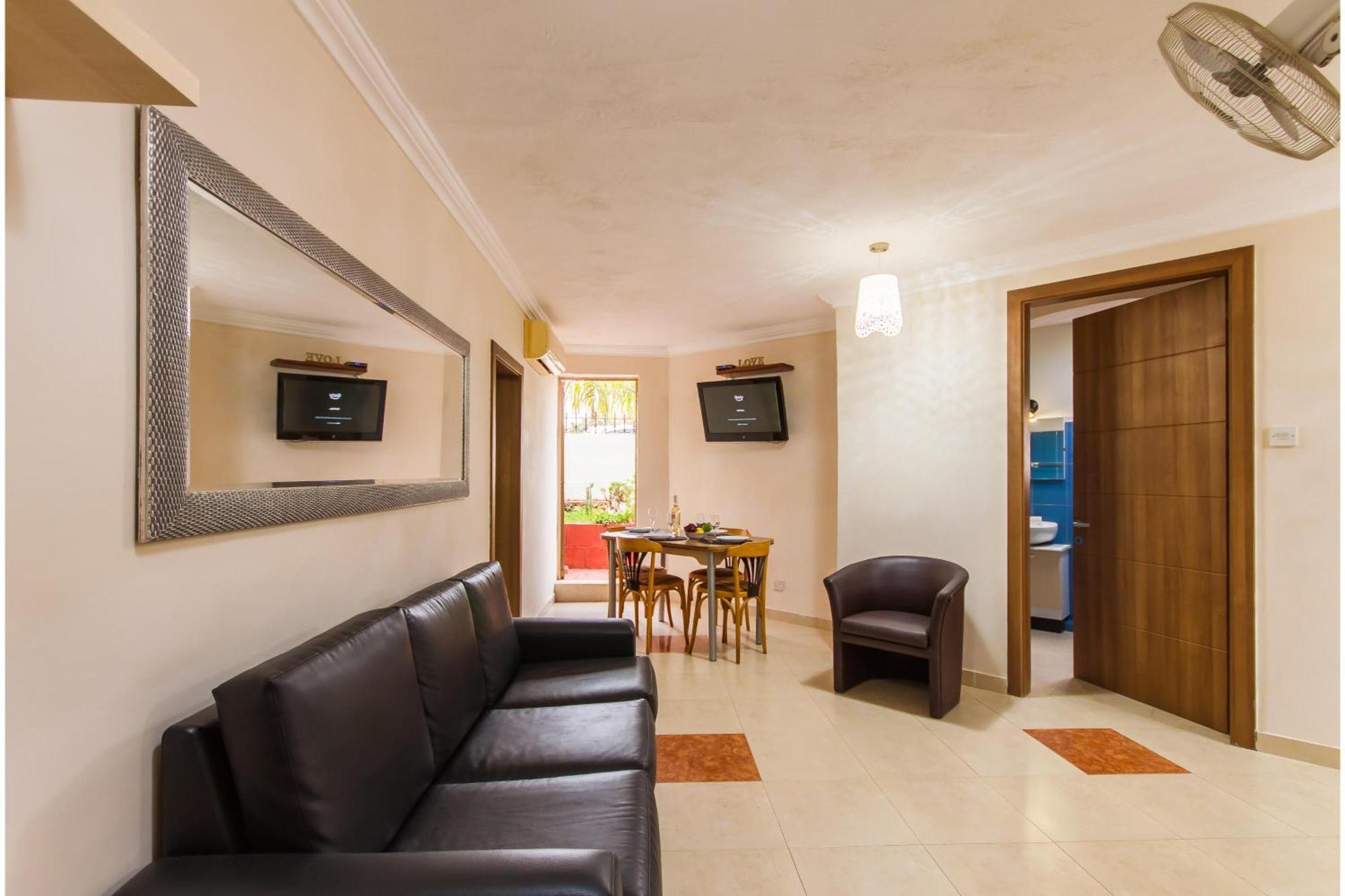 Villa & Pool Apartments In Mellieha Bay Buitenkant foto