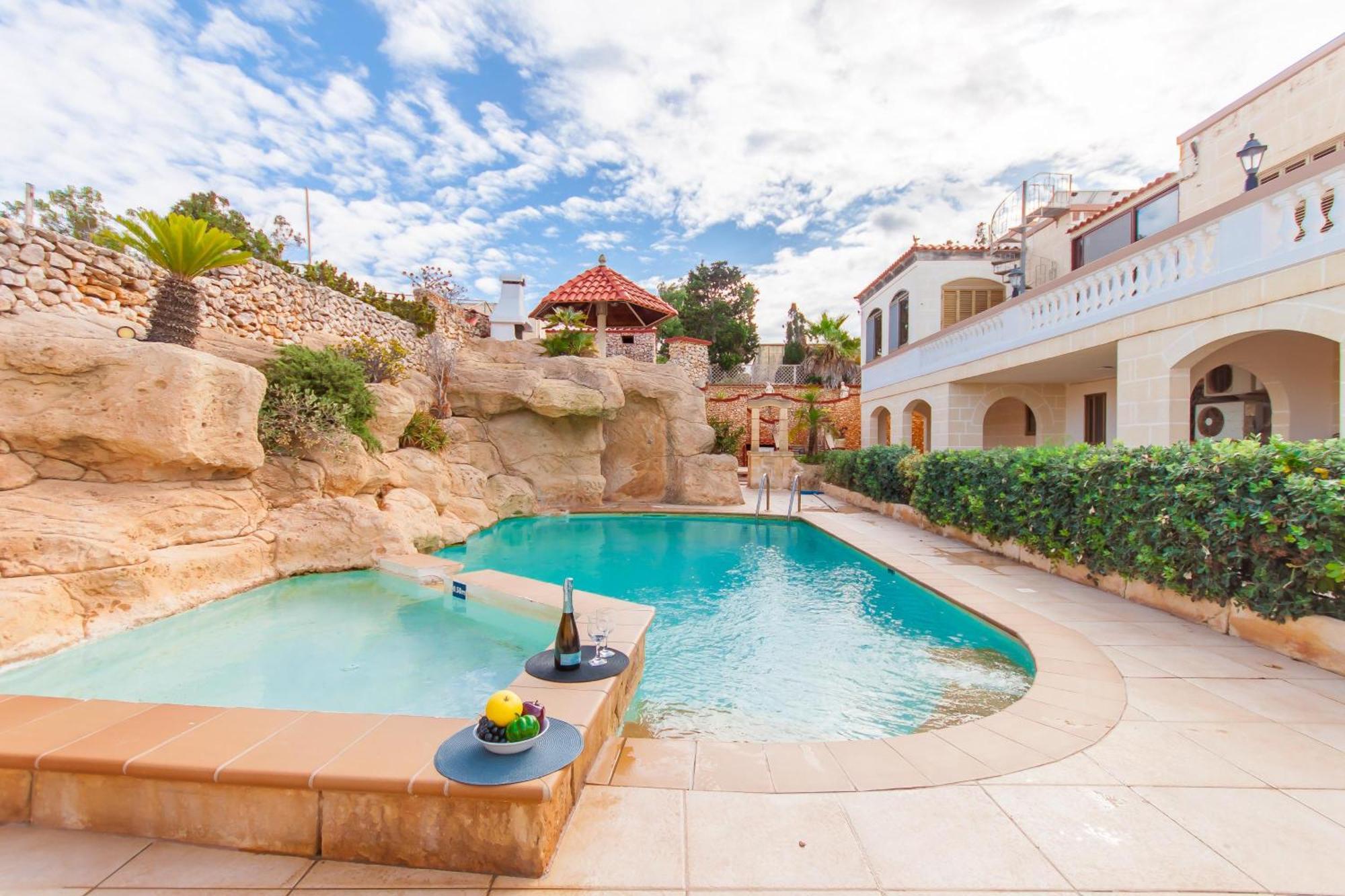Villa & Pool Apartments In Mellieha Bay Buitenkant foto